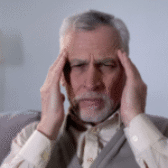 Jak pomóc osobie, której przytrafił się udar mózgu?